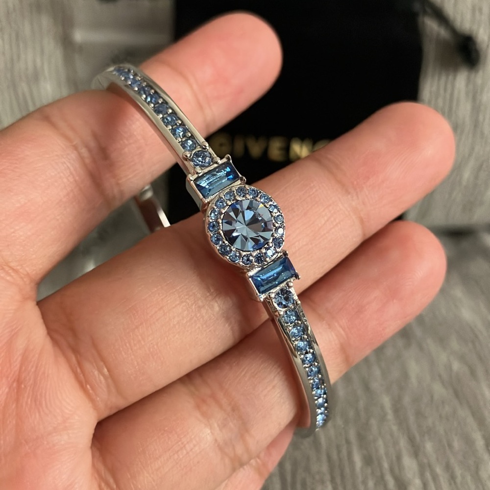 Givenchy bracelet - Picture 3 of 13